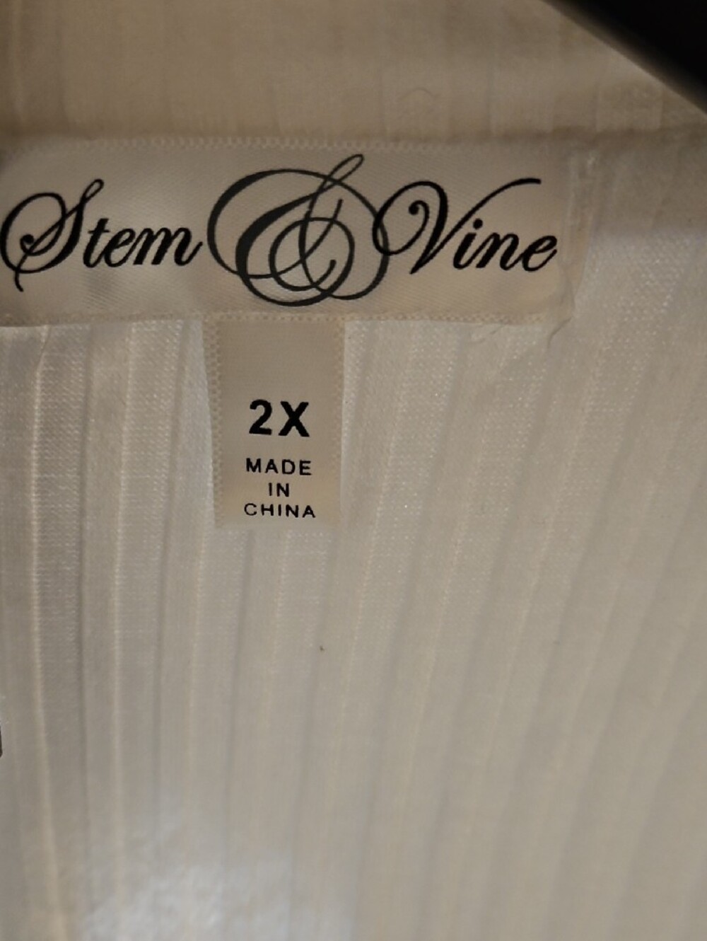 Sleeveless Ribbed Collared V-Neck Blouse - White - Picture 6 of 7